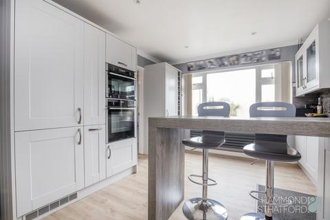 34 Cedar Drive, Attleborough, NR17 2EX