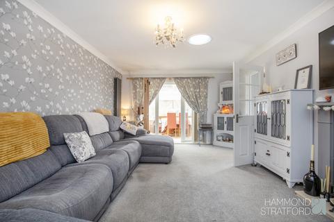 34 Cedar Drive, Attleborough, NR17 2EX