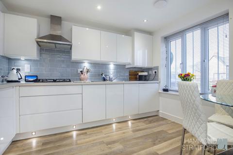 6 Bartram Close, Hethersett, Norwich, NR9 3FX
