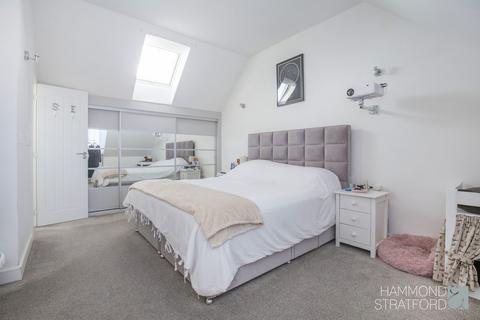 6 Bartram Close, Hethersett, Norwich, NR9 3FX