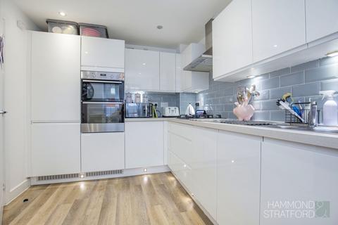 6 Bartram Close, Hethersett, Norwich, NR9 3FX