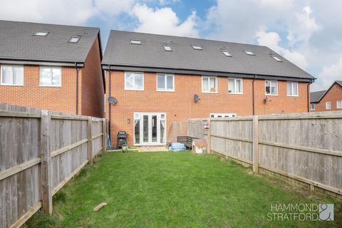 6 Bartram Close, Hethersett, Norwich, NR9 3FX