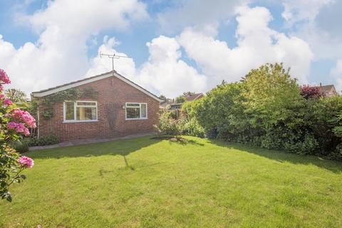 2 bedroom detached bungalow for sale, Stuart Close, Hethersett