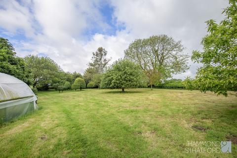 3 bedroom cottage for sale, College Road, Thompson