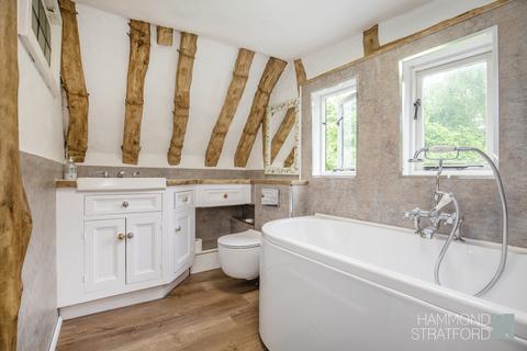 3 bedroom cottage for sale, College Road, Thompson
