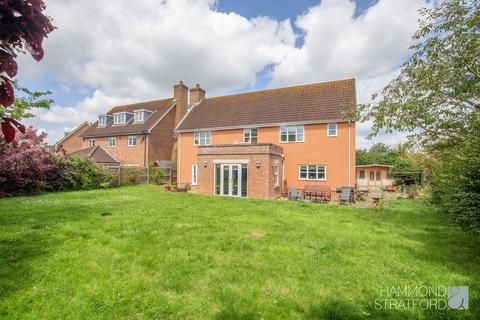 5 bedroom detached house for sale, Pightle Close, Mulbarton