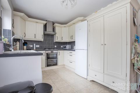 27 Bryony Way, Attleborough, NR17 1QL