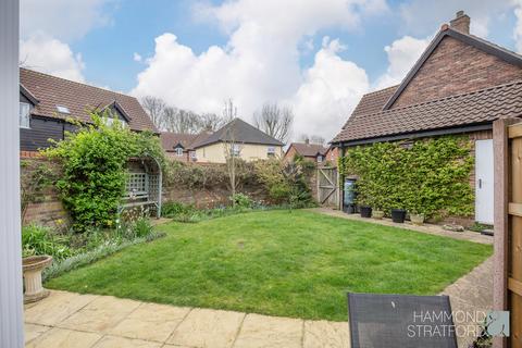 27 Bryony Way, Attleborough, NR17 1QL