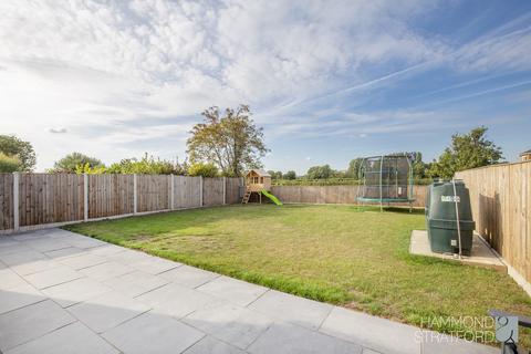 3 bedroom detached house for sale, Moorfield Road, Mattishall