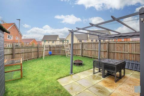 10 Finch Road, Attleborough, NR17 1GL