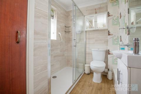 8 High View Drive, Attleborough, NR17 1EZ