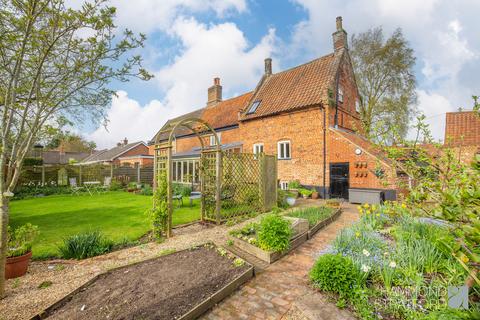 3 bedroom cottage for sale, Canns Lane, Hethersett