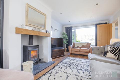 24 Oaklands, Old Buckenham, Attleborough, NR17 1SA