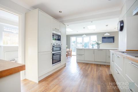 24 Oaklands, Old Buckenham, Attleborough, NR17 1SA