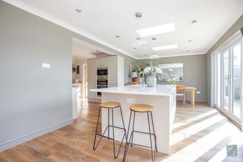 24 Oaklands, Old Buckenham, Attleborough, NR17 1SA
