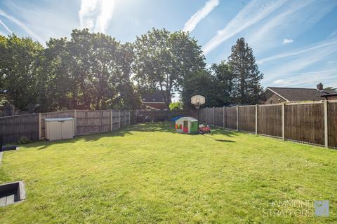 13 Camelia Close, Hethersett, Norwich, NR9 3FL