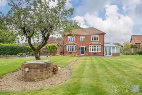 4 bedroom detached house for sale, Norwich Road, Attleborough