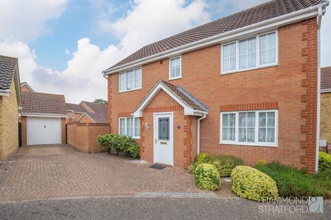 4 bedroom detached house for sale, Varrick Way, Attleborough