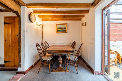 3 Chattergate, Old Buckenham, Attleborough, NR17 1RJ