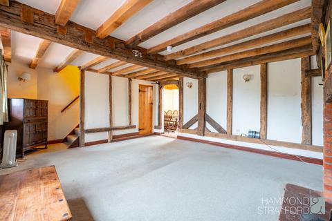 3 Chattergate, Old Buckenham, Attleborough, NR17 1RJ