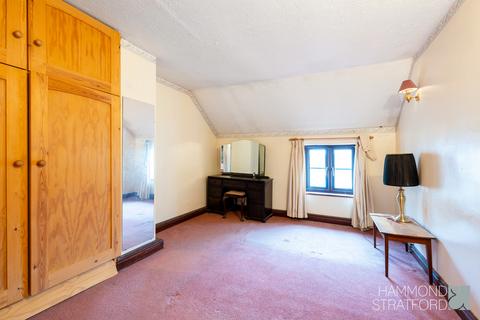 3 Chattergate, Old Buckenham, Attleborough, NR17 1RJ