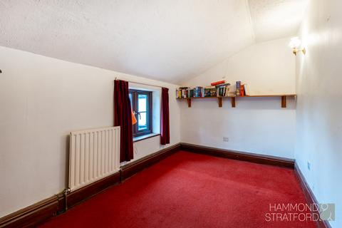 3 Chattergate, Old Buckenham, Attleborough, NR17 1RJ