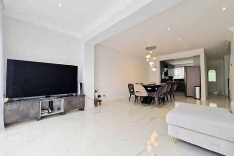 3 bedroom terraced house for sale, Livingstone Terrace, Rainham, London, RM13 8BL