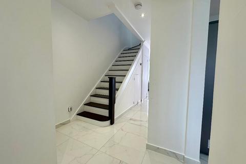 3 bedroom terraced house for sale, Livingstone Terrace, Rainham, London, RM13 8BL