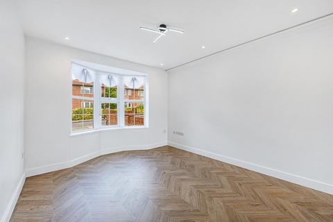 4 bedroom terraced house for sale, Westcott Crescent, Hanwell, London, W7 1NU