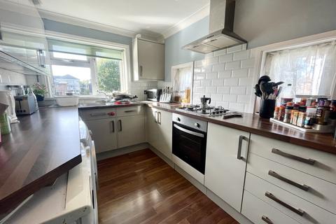 2 bedroom flat to rent, Hillson Drive, Fareham PO15