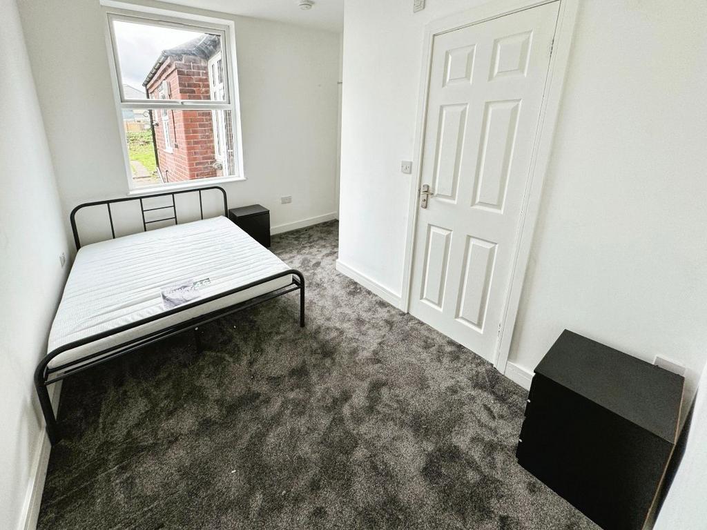 Fully Furnished Double Bedroom With En Suite &amp; Bui