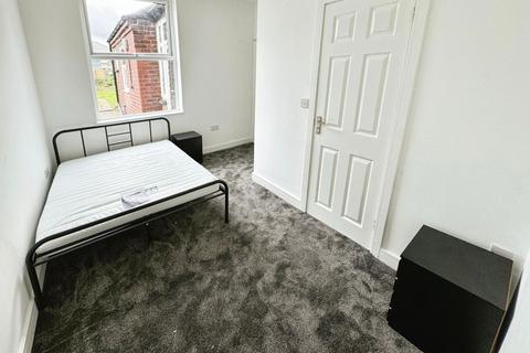 House share to rent, St. James Road, Oldbury