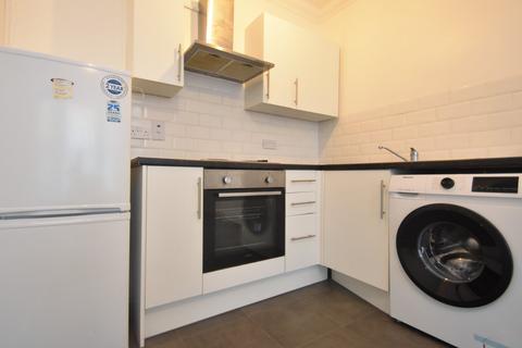 1 bedroom flat to rent, Alhambra Road, Southsea PO4