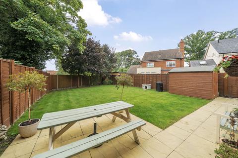 8 Great Barn Crescent, West End, Woking, GU24 9FX