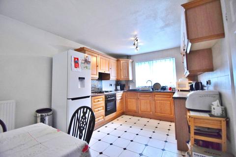 3 bedroom terraced house for sale, Weekes Drive, Cippenham, Berkshire, SL1