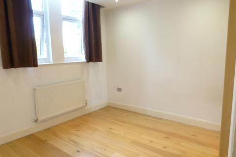 2 bedroom flat to rent, Station Road, London, NW4