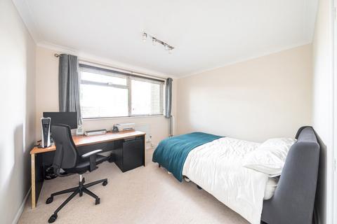 2 bedroom apartment for sale, Gateway Close, Northwood, Middlesex