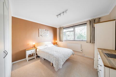 2 bedroom apartment for sale, Gateway Close, Northwood, Middlesex