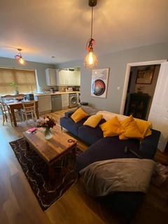 2 bedroom ground floor maisonette to rent, Earlham Road