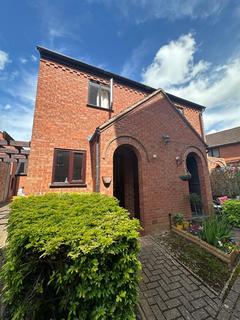 2 bedroom semi-detached house to rent, West End Court, Crompton Street, Warwick