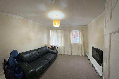 2 bedroom semi-detached house to rent, West End Court, Crompton Street, Warwick