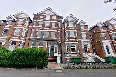 2 bedroom flat for sale, Flat ,  Earls Avenue, Folkestone