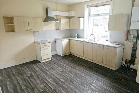 3 bedroom terraced house to rent, Blackwood Grove, Halifax