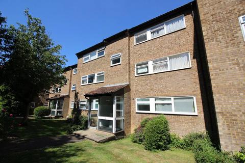 1 bedroom flat to rent, Hogarth Court, Bushey