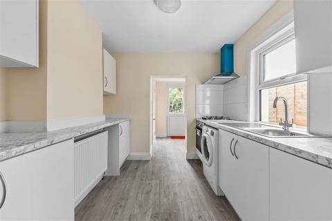 3 bedroom terraced house for sale, Westgate Road, London