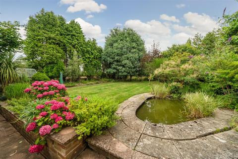 4 bedroom detached bungalow for sale, Holly Hill Lane, Sarisbury Green SO31