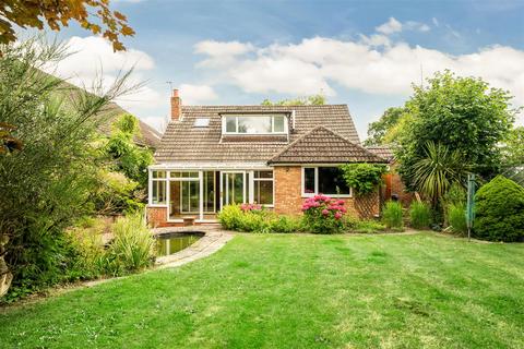 4 bedroom detached bungalow for sale, Holly Hill Lane, Sarisbury Green SO31