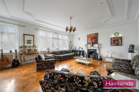 6 bedroom detached house for sale, Broad Walk, London