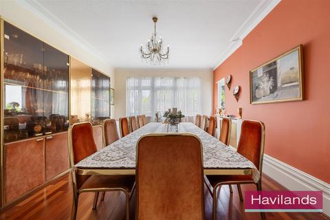 45 Broad Walk, London, N21 3BL