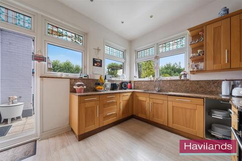 45 Broad Walk, London, N21 3BL
